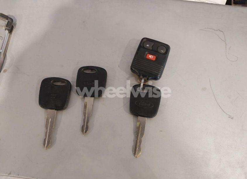 Photo 11 of 2001 Ford Expedition XLT (VIN 1FMPU16L11LA48063)