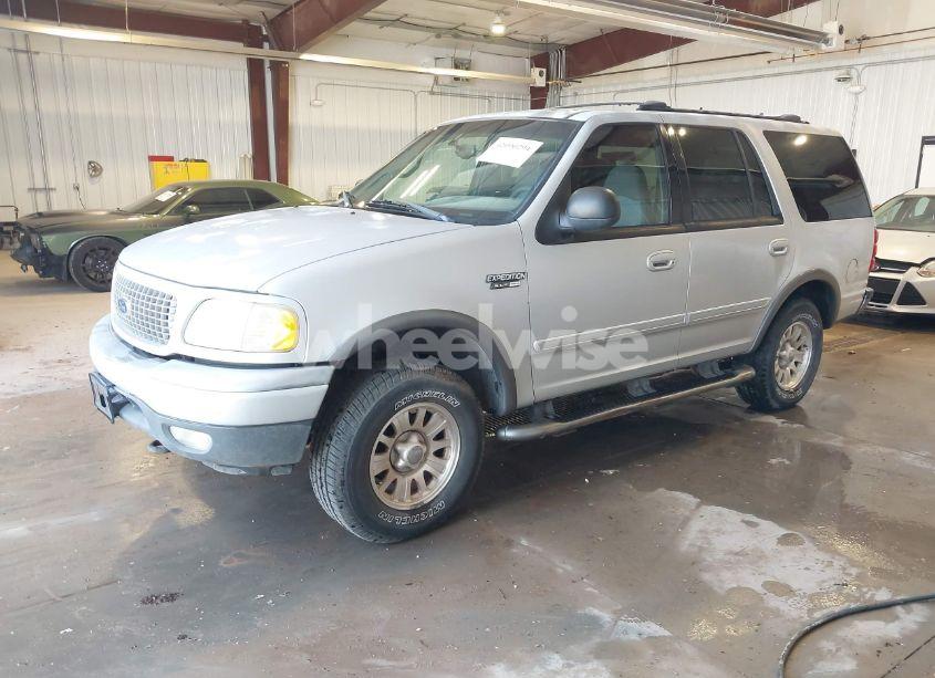 Photo 2 of 2001 Ford Expedition XLT (VIN 1FMPU16L11LA48063)