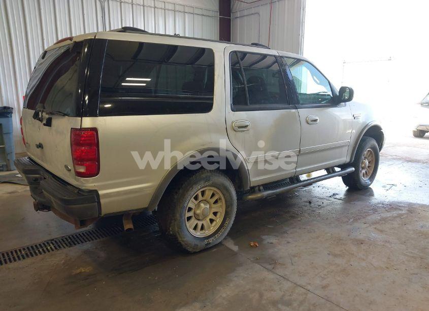 Photo 4 of 2001 Ford Expedition XLT (VIN 1FMPU16L11LA48063)