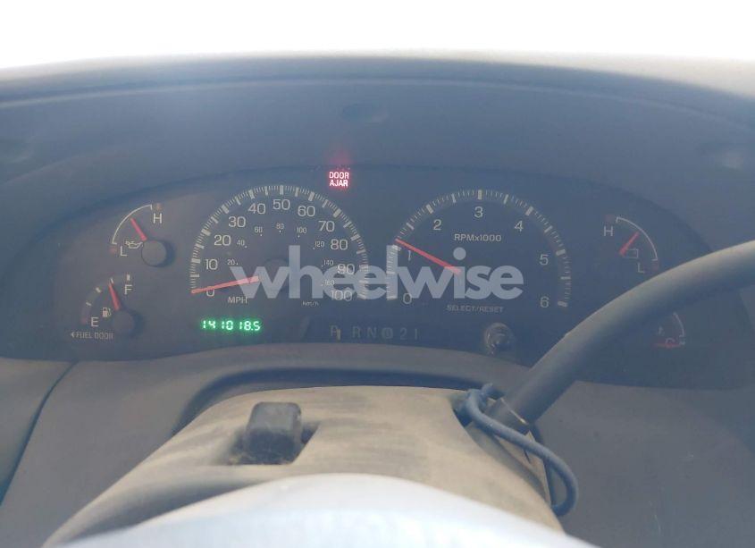 Photo 7 of 2001 Ford Expedition XLT (VIN 1FMPU16L11LA48063)