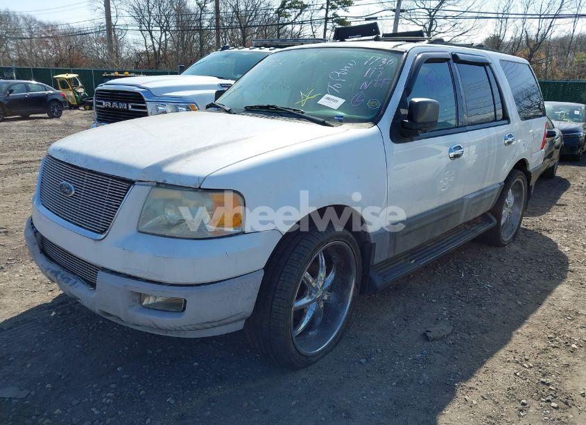 Photo 2 of 2004 Ford Expedition NBX/XLT (VIN 1FMPU16L14LB69924)