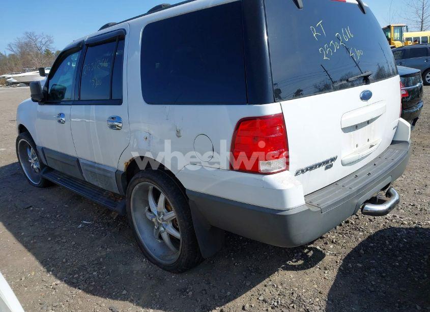 Photo 3 of 2004 Ford Expedition NBX/XLT (VIN 1FMPU16L14LB69924)