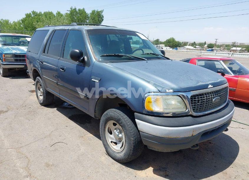 2001 Ford Expedition XLT (VIN 1FMPU16L21LB47829) main photo