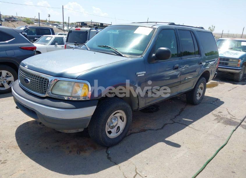 Photo 2 of 2001 Ford Expedition XLT (VIN 1FMPU16L21LB47829)
