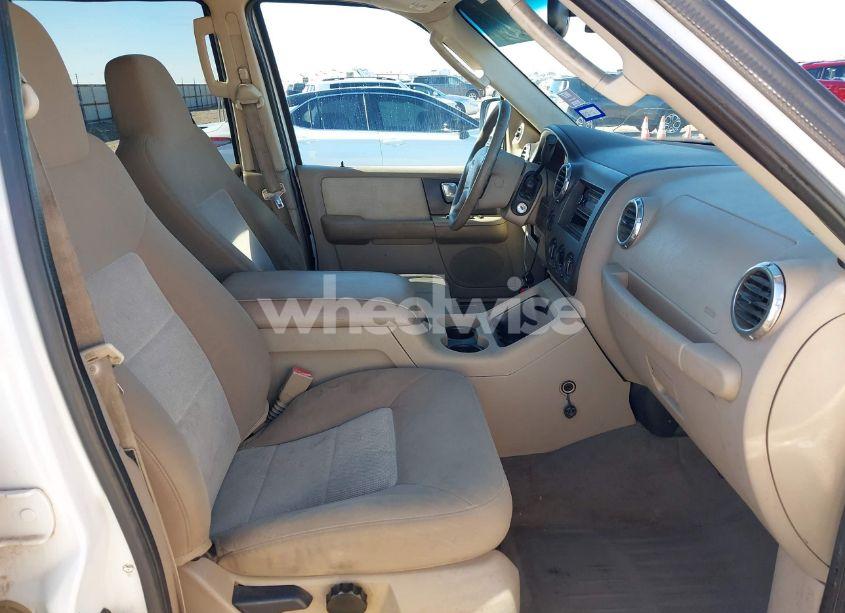 Photo 5 of 2003 Ford Expedition XLT (VIN 1FMPU16L23LB21590)