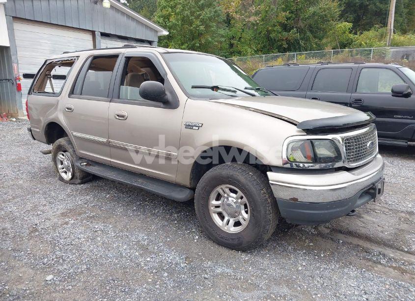 2001 Ford Expedition XLT (VIN 1FMPU16L31LB39187) main photo