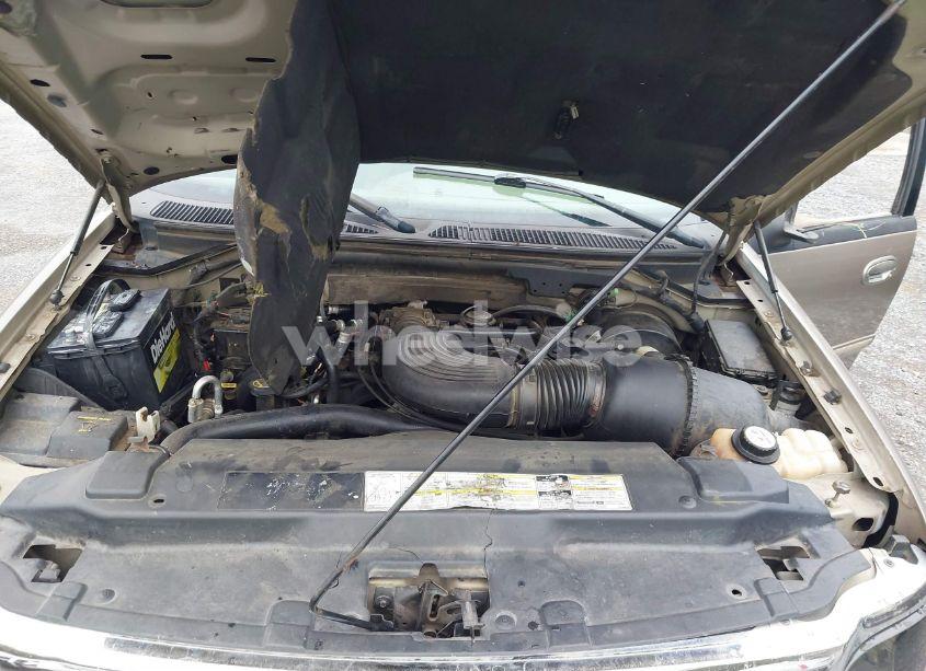 Photo 10 of 2001 Ford Expedition XLT (VIN 1FMPU16L31LB39187)