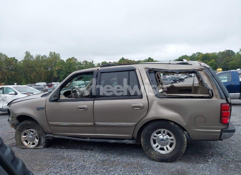 Photo 15 of 2001 Ford Expedition XLT (VIN 1FMPU16L31LB39187)