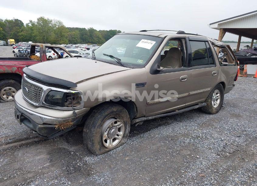 Photo 2 of 2001 Ford Expedition XLT (VIN 1FMPU16L31LB39187)