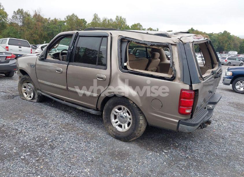 Photo 3 of 2001 Ford Expedition XLT (VIN 1FMPU16L31LB39187)