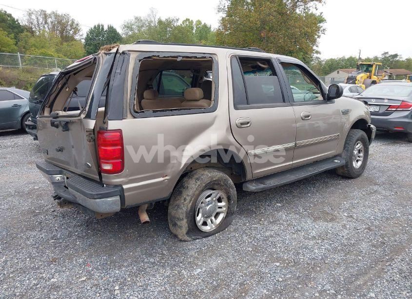 Photo 4 of 2001 Ford Expedition XLT (VIN 1FMPU16L31LB39187)