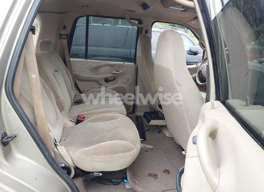 Photo 8 of 2001 Ford Expedition XLT (VIN 1FMPU16L31LB39187)