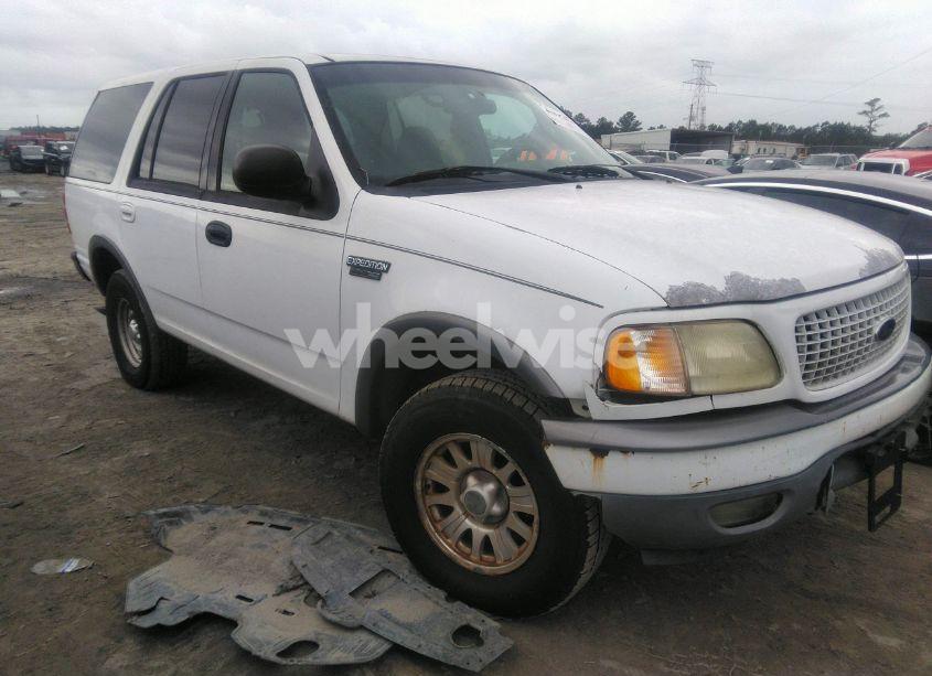 2001 Ford Expedition XLT (VIN 1FMPU16L31LB58631) main photo