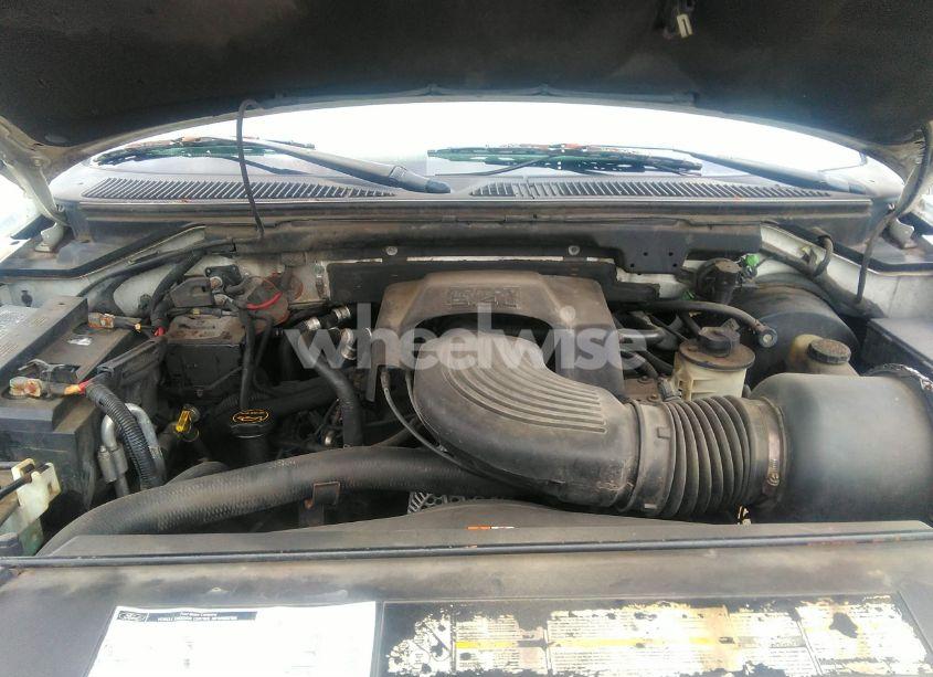 Photo 10 of 2001 Ford Expedition XLT (VIN 1FMPU16L31LB58631)