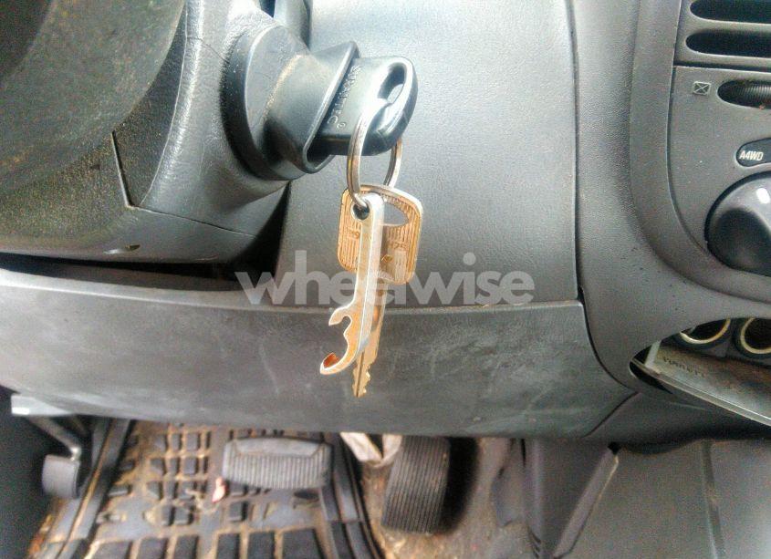 Photo 11 of 2001 Ford Expedition XLT (VIN 1FMPU16L31LB58631)