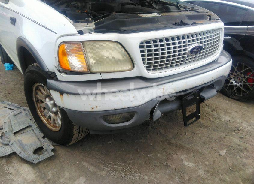 Photo 6 of 2001 Ford Expedition XLT (VIN 1FMPU16L31LB58631)