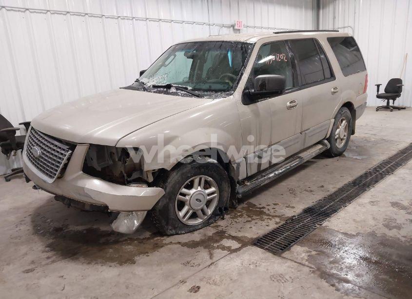 Photo 2 of 2004 Ford Expedition NBX/XLT (VIN 1FMPU16L34LB27156)