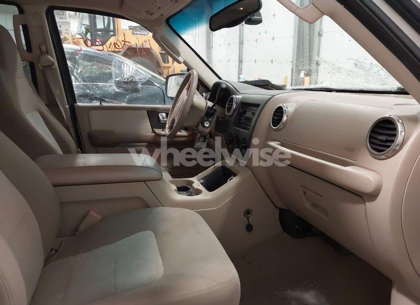 Photo 5 of 2004 Ford Expedition NBX/XLT (VIN 1FMPU16L34LB27156)