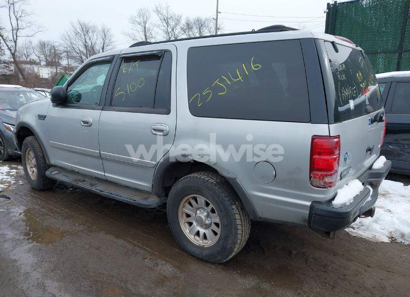 Photo 3 of 2001 Ford Expedition XLT (VIN 1FMPU16L41LB84395)