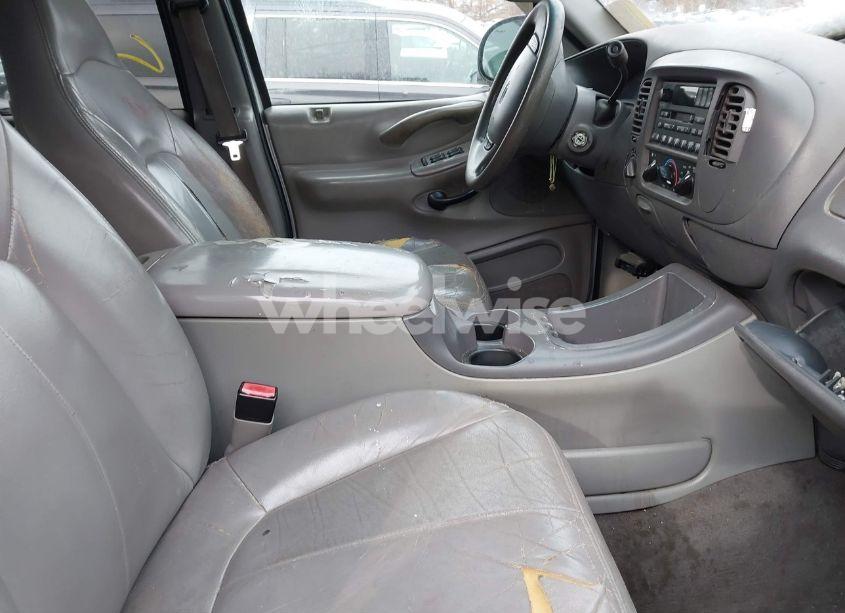 Photo 5 of 2001 Ford Expedition XLT (VIN 1FMPU16L41LB84395)