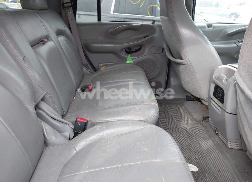 Photo 8 of 2001 Ford Expedition XLT (VIN 1FMPU16L41LB84395)