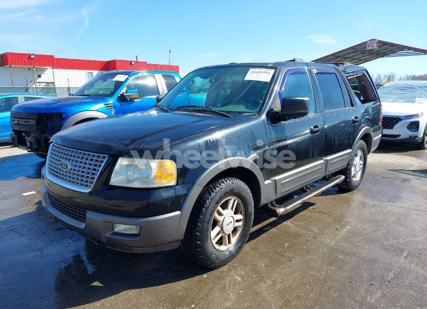 Photo 2 of 2004 Ford Expedition NBX/XLT (VIN 1FMPU16L44LA17586)