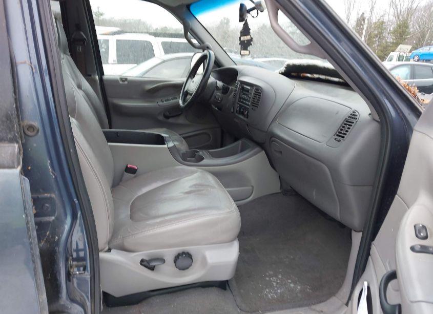 Photo 5 of 2000 Ford Expedition XLT (VIN 1FMPU16L5YLA34984)