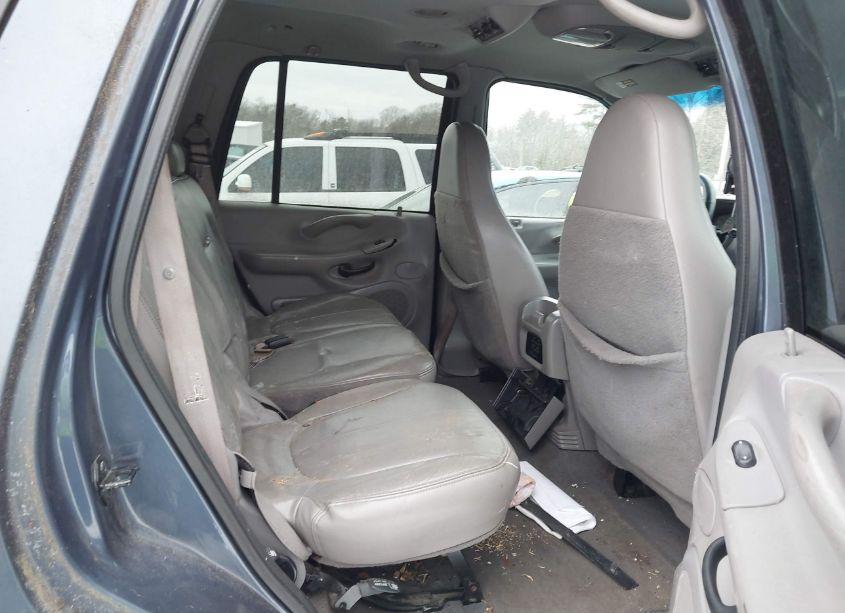 Photo 8 of 2000 Ford Expedition XLT (VIN 1FMPU16L5YLA34984)