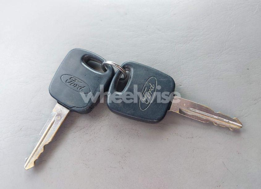 Photo 11 of 2000 Ford Expedition XLT (VIN 1FMPU16L5YLA70576)