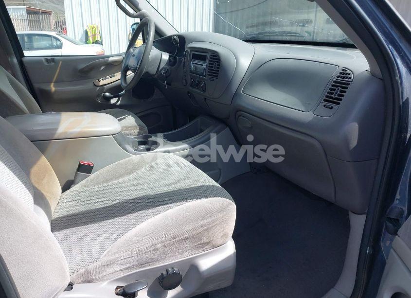 Photo 5 of 2000 Ford Expedition XLT (VIN 1FMPU16L5YLA70576)