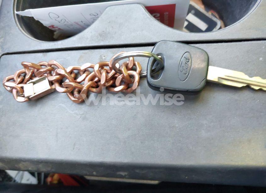 Photo 11 of 2001 Ford Expedition XLT (VIN 1FMPU16L61LA48480)