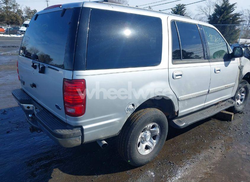 Photo 4 of 2001 Ford Expedition XLT (VIN 1FMPU16L61LA48480)