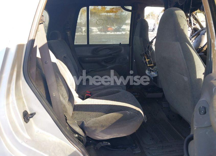 Photo 8 of 2001 Ford Expedition XLT (VIN 1FMPU16L61LA48480)