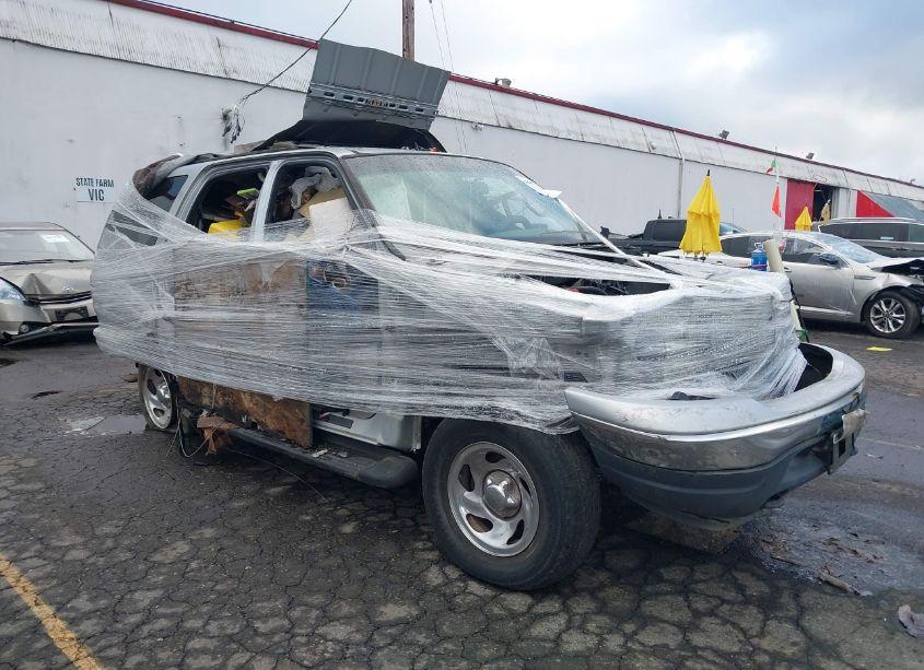 2002 Ford Expedition XLT (VIN 1FMPU16L62LA66947) main photo