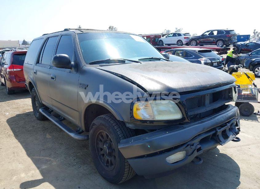 2001 Ford Expedition XLT (VIN 1FMPU16L71LB61614) main photo
