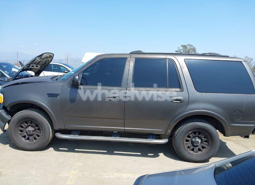 Photo 14 of 2001 Ford Expedition XLT (VIN 1FMPU16L71LB61614)