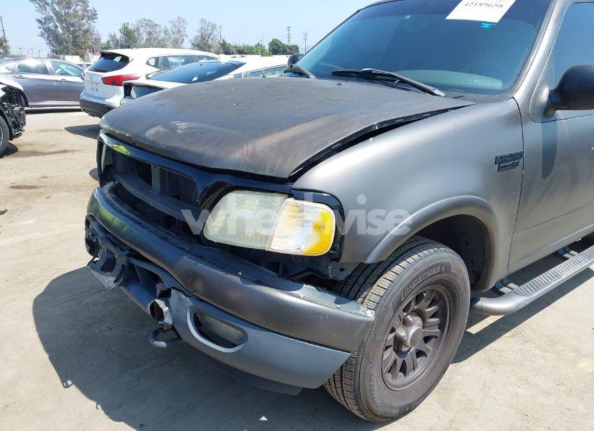 Photo 6 of 2001 Ford Expedition XLT (VIN 1FMPU16L71LB61614)