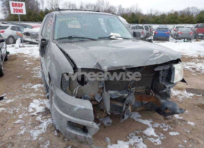 2004 Ford Expedition NBX/XLT (VIN 1FMPU16L74LB40928) main photo