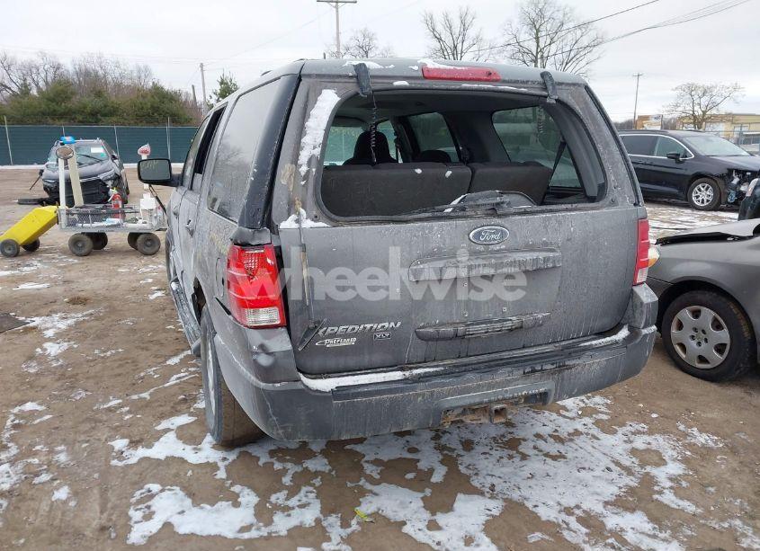 Photo 3 of 2004 Ford Expedition NBX/XLT (VIN 1FMPU16L74LB40928)