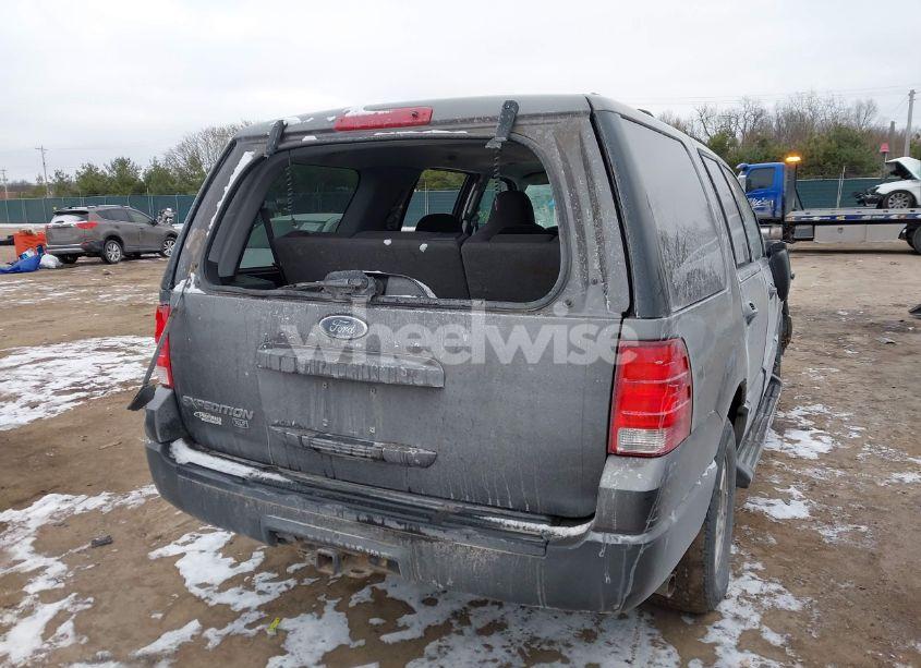 Photo 4 of 2004 Ford Expedition NBX/XLT (VIN 1FMPU16L74LB40928)