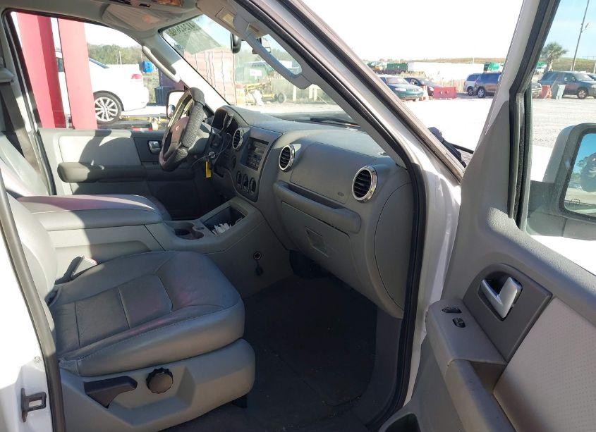Photo 5 of 2004 Ford Expedition NBX/XLT (VIN 1FMPU16L74LB65568)