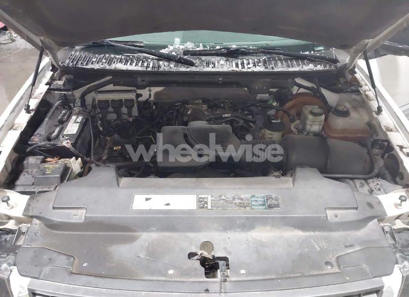 Photo 10 of 2003 Ford Expedition XLT (VIN 1FMPU16L83LB66906)