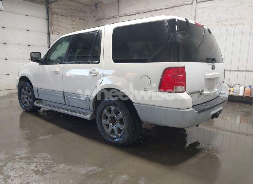 Photo 3 of 2003 Ford Expedition XLT (VIN 1FMPU16L83LB66906)