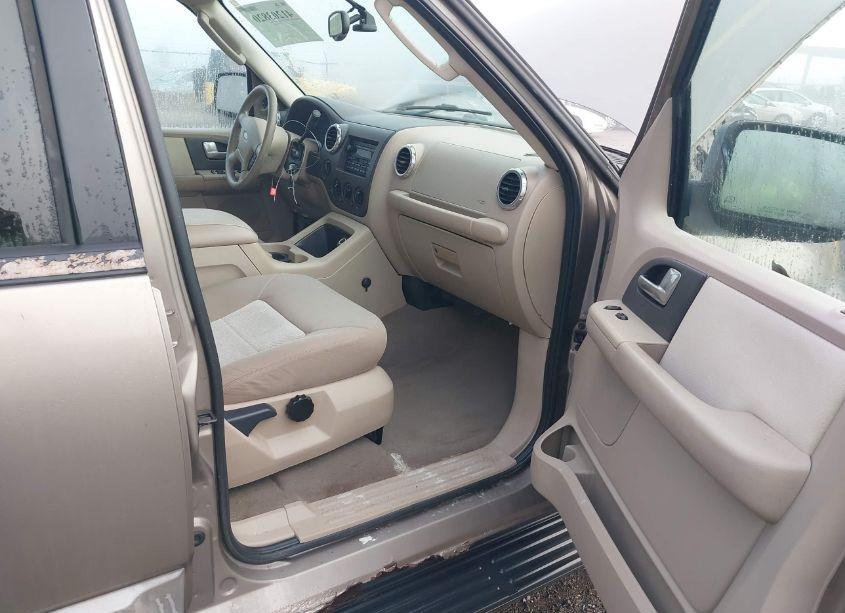 Photo 5 of 2003 Ford Expedition XLT (VIN 1FMPU16L93LB74741)