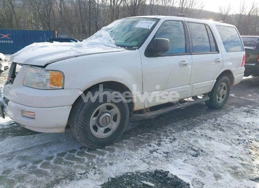 Photo 2 of 2003 Ford Expedition XLT (VIN 1FMPU16L93LC58106)