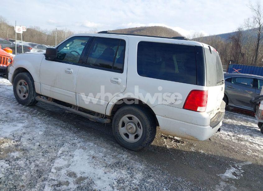Photo 3 of 2003 Ford Expedition XLT (VIN 1FMPU16L93LC58106)