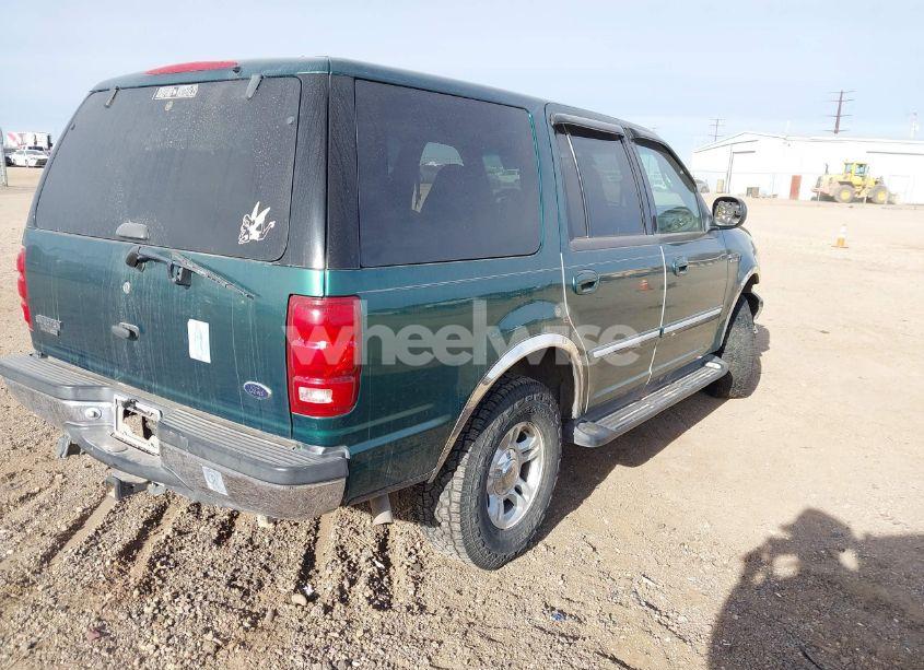 Photo 4 of 2000 Ford Expedition XLT (VIN 1FMPU16L9YLA38925)