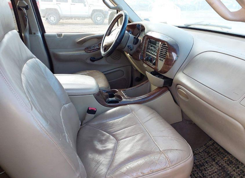 Photo 5 of 2000 Ford Expedition XLT (VIN 1FMPU16L9YLA65218)