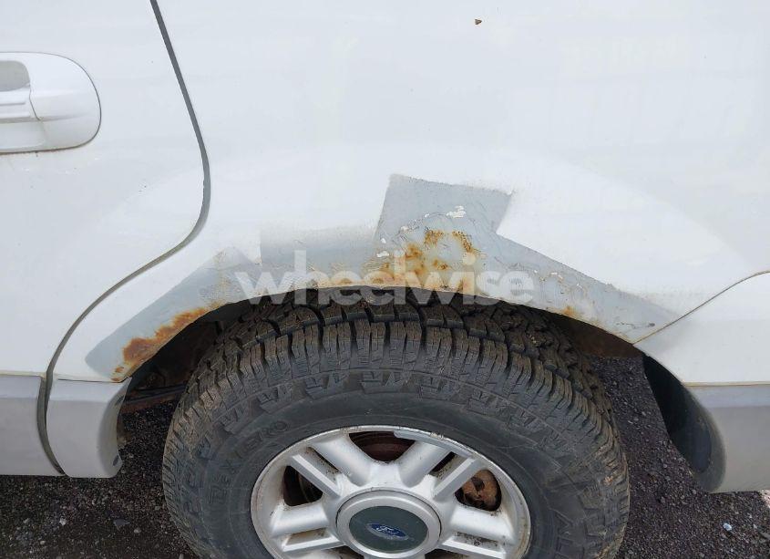 Photo 6 of 2003 Ford Expedition XLT (VIN 1FMPU16LX3LB37021)