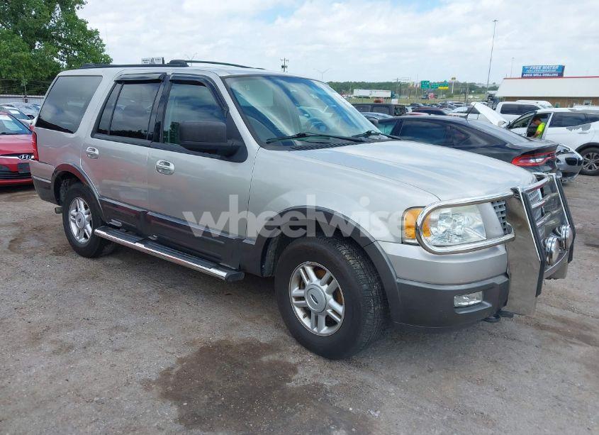2004 Ford Expedition (VIN 1FMPU16LX4LA90347) main photo